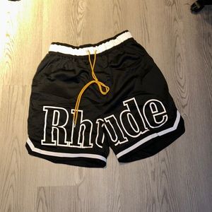 Rhude court logo shorts